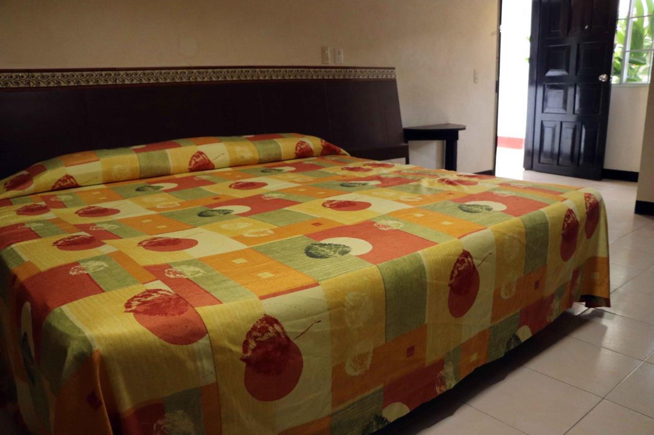 Hotel Quinta Avenida パレンケ エクステリア 写真